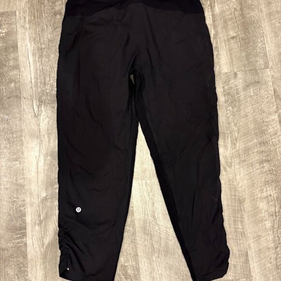 Lululemon Black Cropped Jogger Pants - Picture 2 of 3
